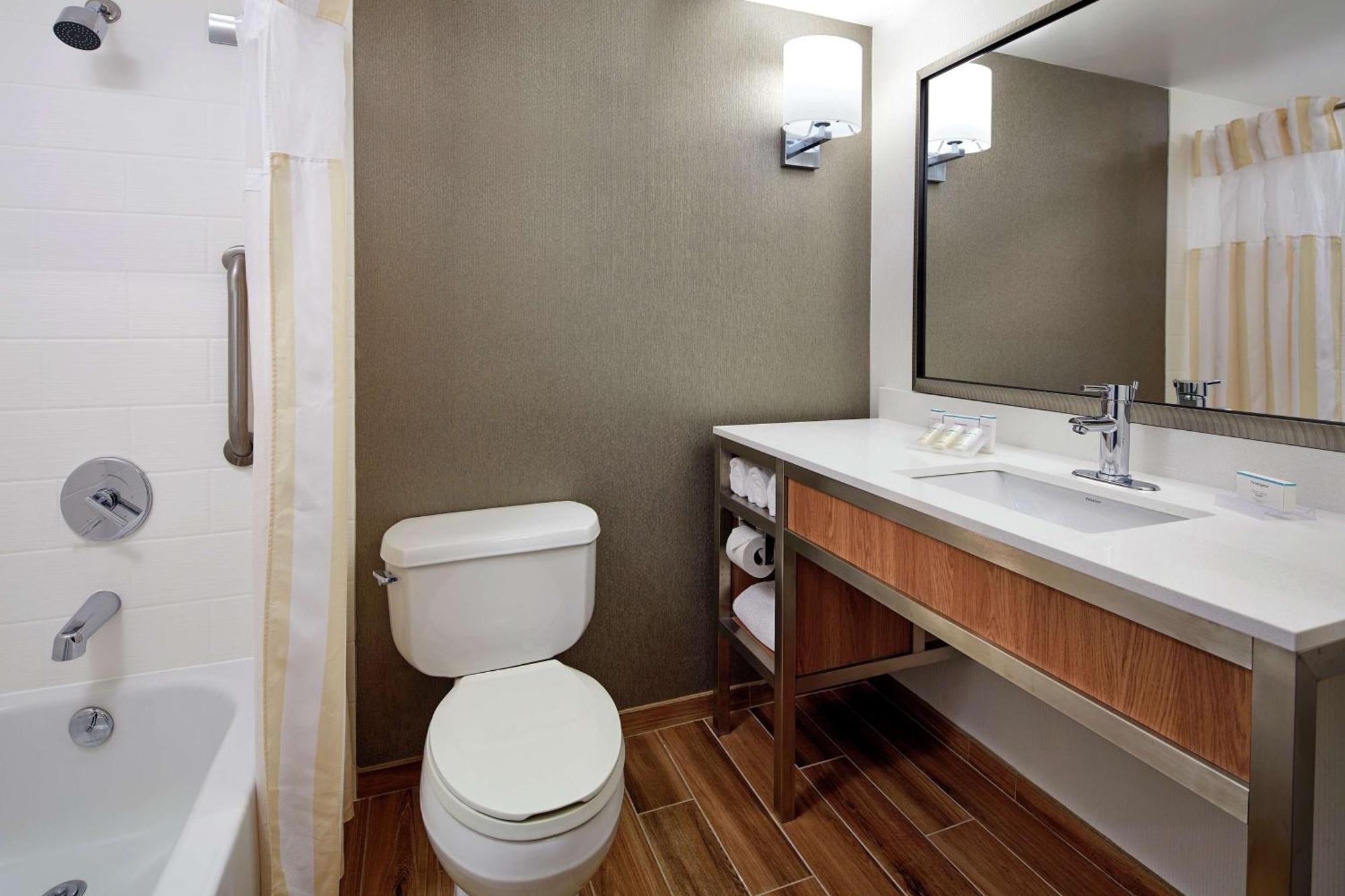 Hilton Garden Inn Portland Лейк-Освеґо Екстер'єр фото