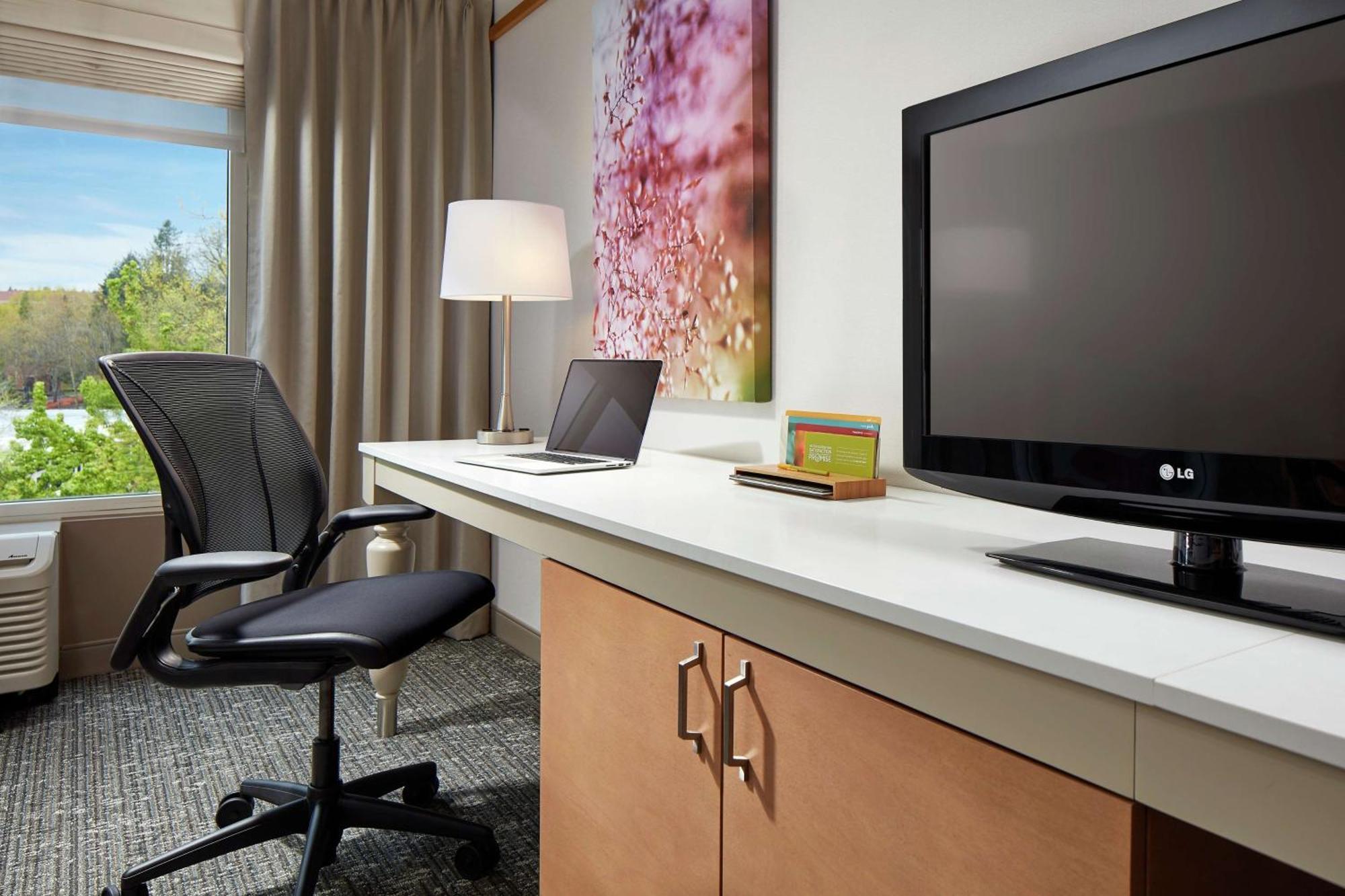Hilton Garden Inn Portland Лейк-Освеґо Екстер'єр фото