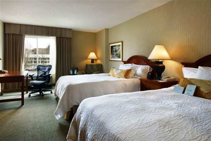 Hilton Garden Inn Portland Лейк-Освеґо Номер фото